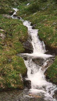 Ein kleiner Wasserfall im Zillertal